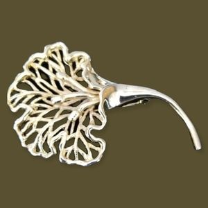 Vintage Mid Century Large Goldtone Flower Brooch Pin